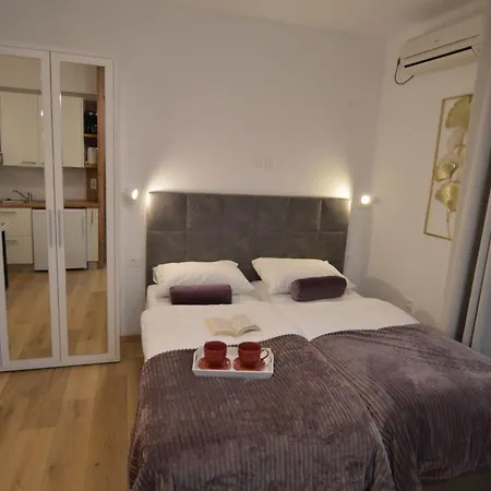 Apartman Gemuetliches Studio-apartment Mit Meerblick Starigrad-Paklenica