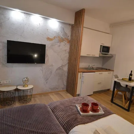 Apartman Gemuetliches Studio-apartment Mit Meerblick Starigrad-Paklenica
